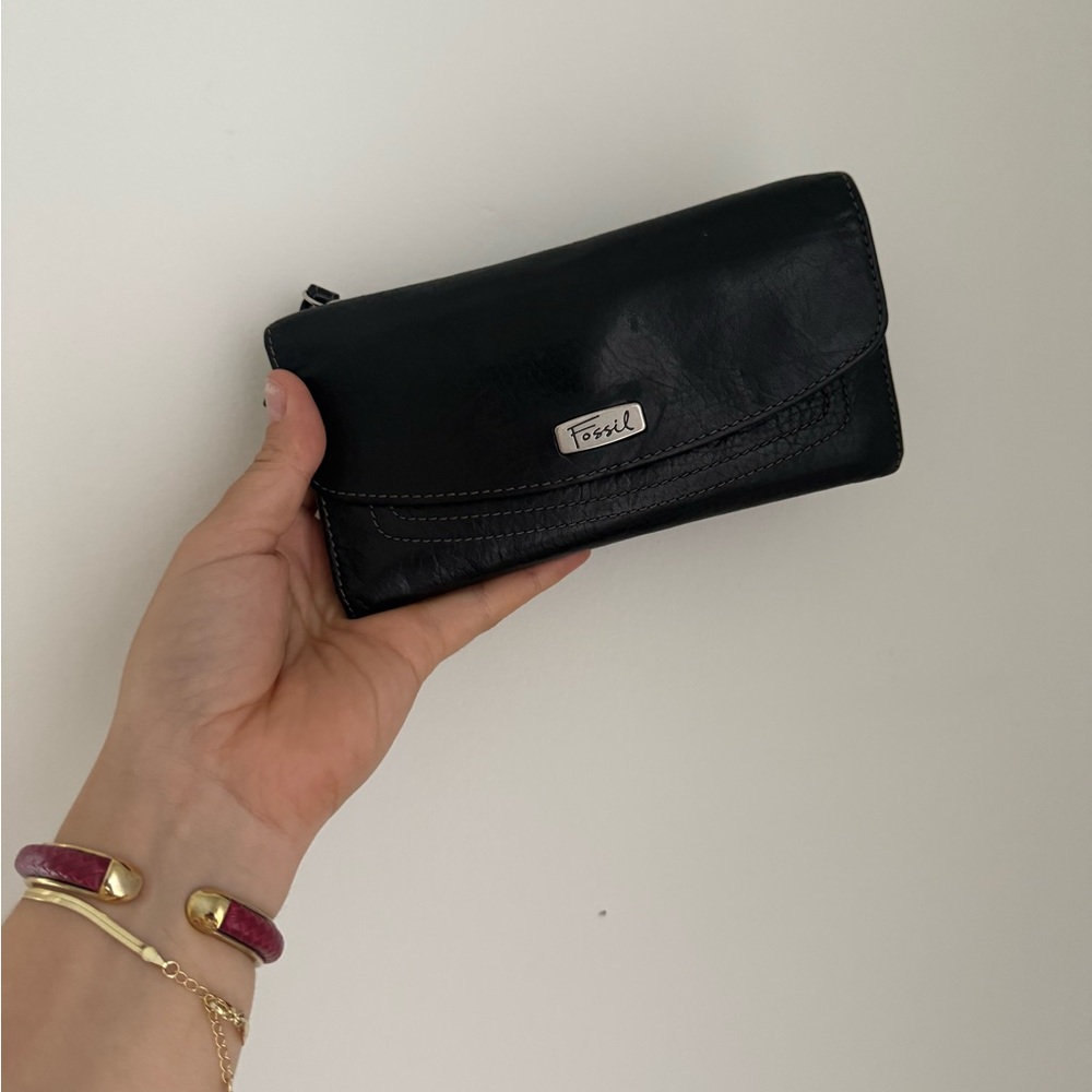 Fossil Black Leather Wallet with Minimalist Design